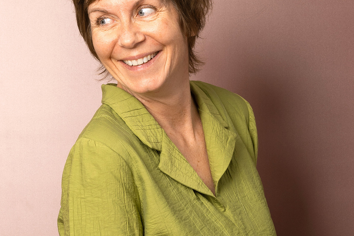Portraitfotografie einer Mitarbeiterin vom BWD, Bildungszentrum für Wirtschaft und Dienstleistung in Bern.