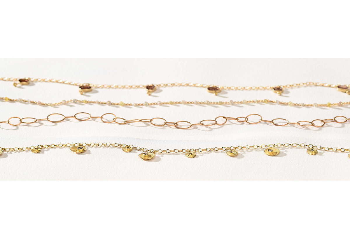 Verschiedene Halscolliers von Sabine Thuler Schmuckdesign